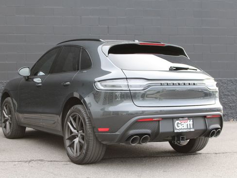 Certified 2023 Porsche Macan Turbo image 3