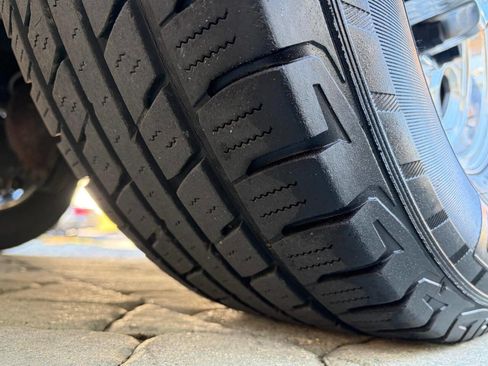 Used 2005 Chevrolet Avalanche 2500 w/ Preferred Equipment Group image 54