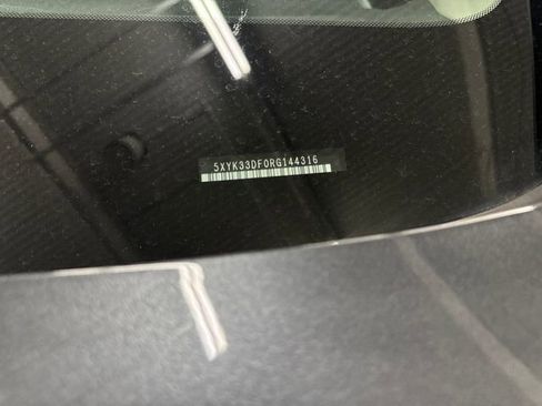 Certified 2024 Kia Sportage EX image 28