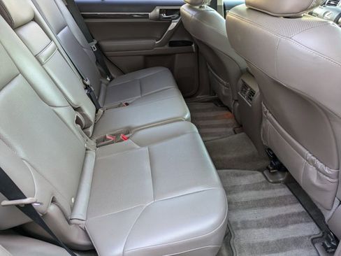 Used 2017 Lexus GX 460 image 19