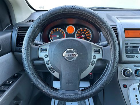 Used 2009 Nissan Sentra 2.0 S FWD image 11