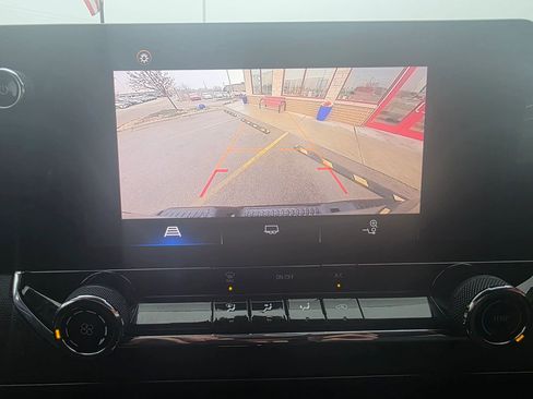 Used 2023 Chevrolet Colorado W/T image 13