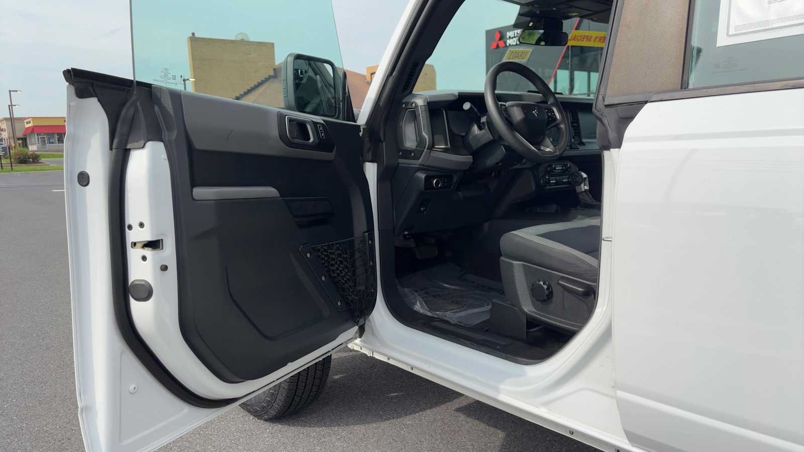 Used 2023 Ford Bronco 4-Door AWD/4WD image 14