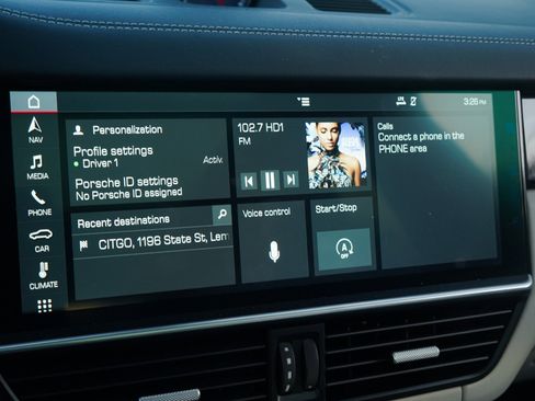 Used 2019 Porsche Cayenne Turbo image 31