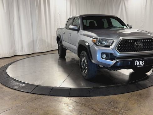 Used 2018 Toyota Tacoma TRD Off-Road image 3