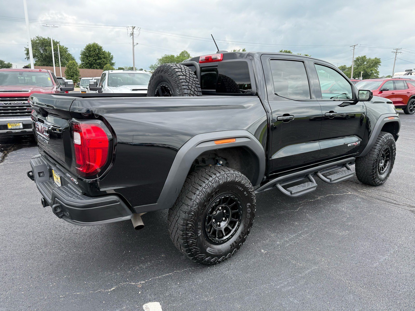 Used 2024 GMC Canyon AT4X w/ AT4X AEV Edition AWD/4WD image 8