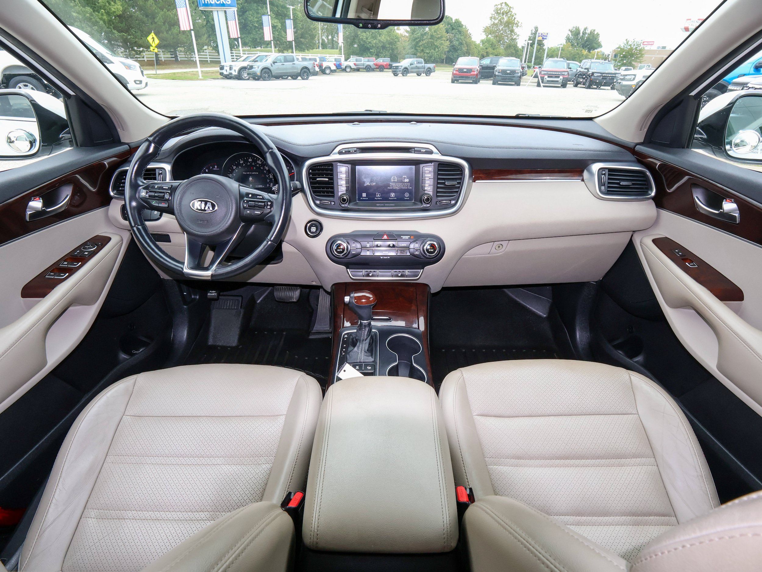 Used 2017 Kia Sorento EX AWD/4WD image 16