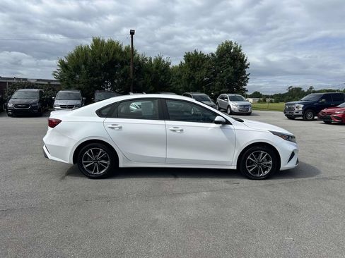 Used 2024 Kia Forte LXS w/ LXS Technology Package FWD image 4