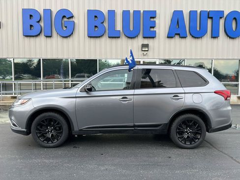 Used 2018 Mitsubishi Outlander SEL AWD/4WD image 2