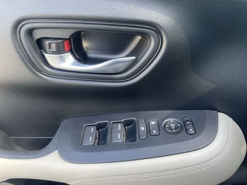 Used 2024 Honda HR-V LX image 21