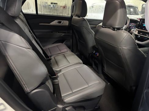 New 2026 Ford Explorer Active w/ Active Comfort Package image 15