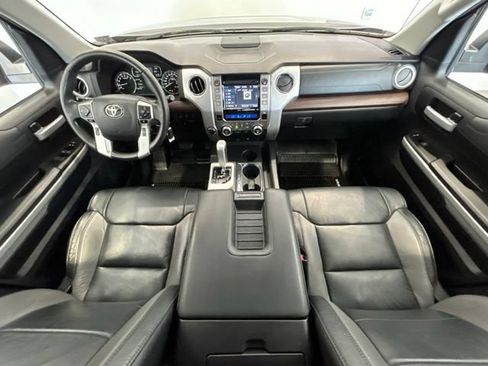 Used 2018 Toyota Tundra Limited w/ Limited Premium Package AWD/4WD image 16