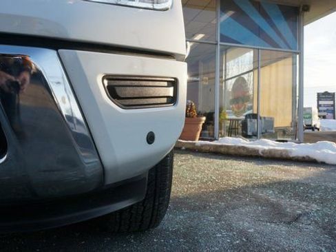 Used 2024 Nissan Titan SV w/ SV Convenience Package image 67