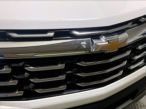 Used 2025 Chevrolet Equinox LT FWD image 28