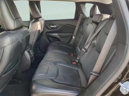 Certified 2021 Jeep Cherokee Latitude Lux w/ Comfort/Convenience Group image 31