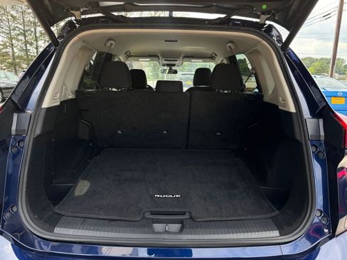 Used 2025 Nissan Rogue SV FWD image 33
