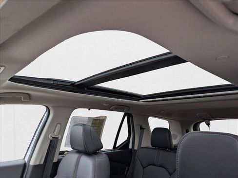 Used 2025 Honda Pilot Touring image 23