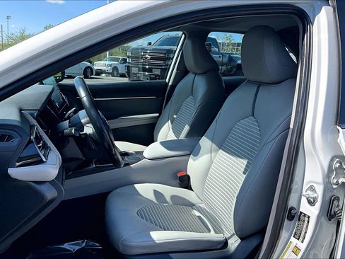 Used 2023 Toyota Camry SE w/ Cold Weather Package image 24