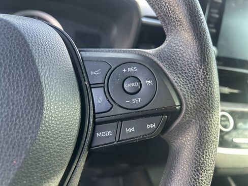 Used 2022 Toyota Corolla LE image 24