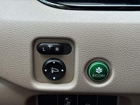 Used 2021 Honda Pilot Touring image 18