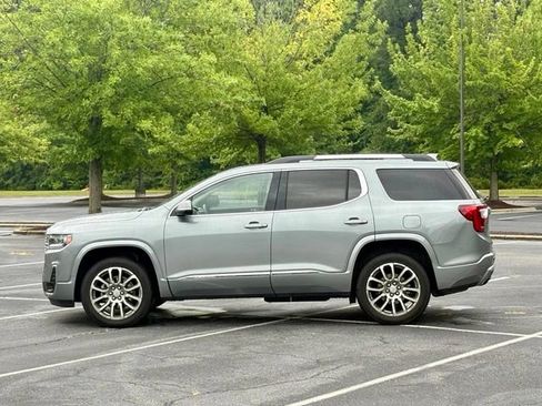 Used 2023 GMC Acadia Denali w/ Denali Ultimate Package FWD image 3