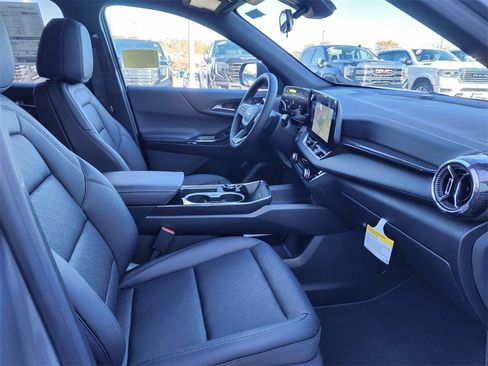 New 2026 Chevrolet Equinox LT w/ Convenience Package II image 11