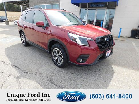 Used 2023 Subaru Forester Premium AWD/4WD image 2
