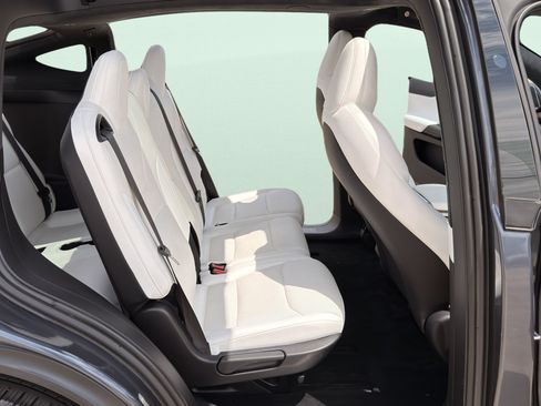 Used 2023 Tesla Model X AWD/4WD image 40