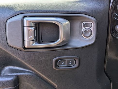 Used 2018 Jeep Wrangler Unlimited Sport S image 11