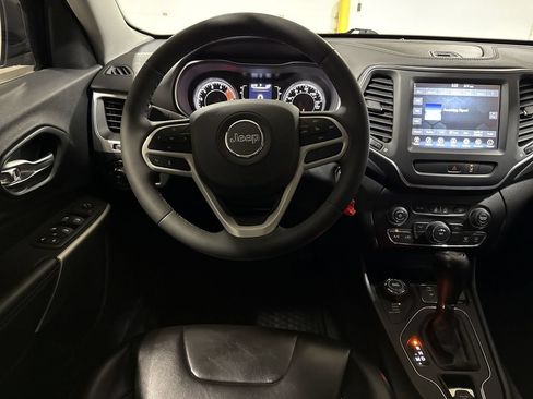 Used 2022 Jeep Cherokee Latitude AWD/4WD image 11