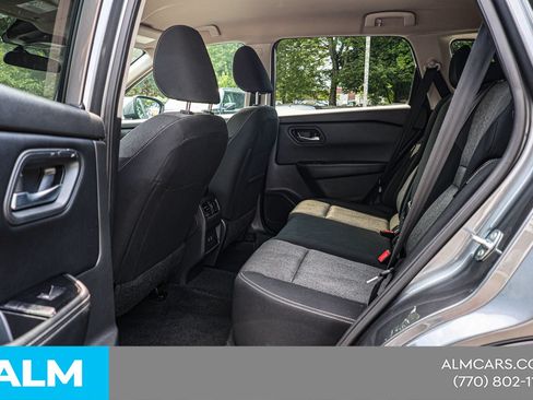 Used 2024 Nissan Rogue SV FWD image 18