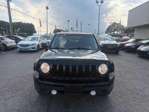 Used 2015 Jeep Patriot Sport w/ Power Value Group FWD image 2