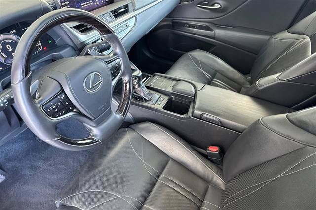 Used 2021 Lexus ES 300h w/ Accessory Package FWD image 9