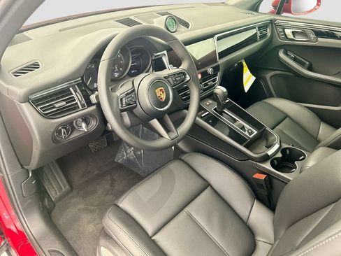 Used 2026 Porsche Macan AWD/4WD image 4