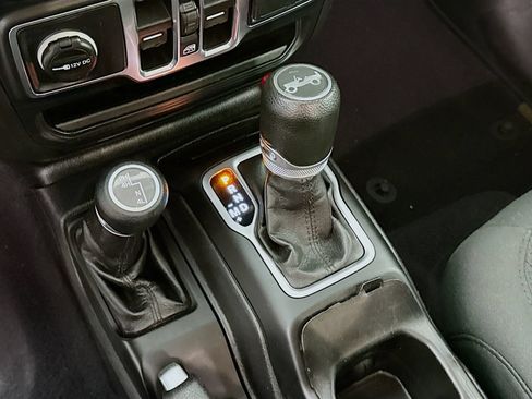Used 2019 Jeep Wrangler Unlimited Sport S AWD/4WD image 14