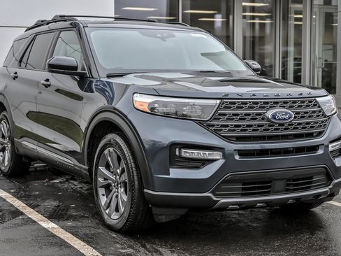 Used 2023 Ford Explorer XLT w/ Equipment Group 202A image 10