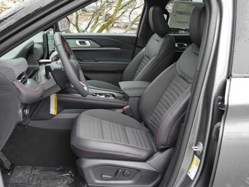 New 2026 Ford Explorer ST-Line w/ ST-Line Street Pack image 3