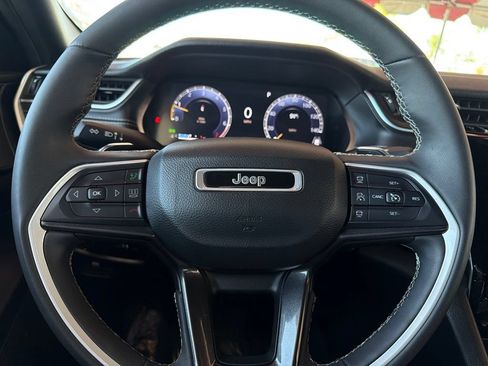 Used 2023 Jeep Grand Cherokee Altitude RWD image 22