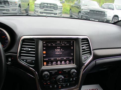 Used 2016 Jeep Grand Cherokee Limited AWD/4WD image 18