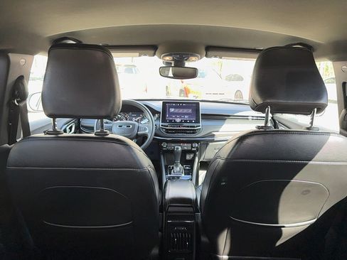 Used 2022 Jeep Compass Latitude image 10