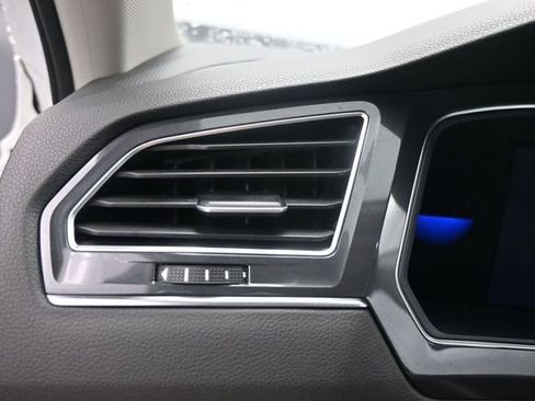 Used 2023 Volkswagen Tiguan SE FWD image 25