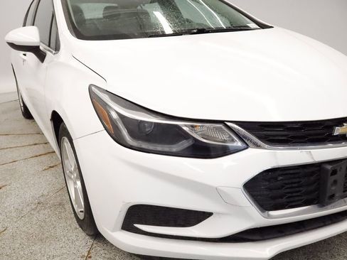 Used 2016 Chevrolet Cruze LT w/ Convenience Package FWD image 4
