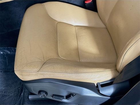 Used 2016 Volvo XC90 T6 Momentum w/ Vision Package image 19