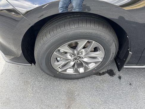 New 2026 Toyota Sienna XLE image 9