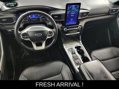 Used 2023 Ford Explorer Limited w/ Limited Technology Package AWD/4WD image 32