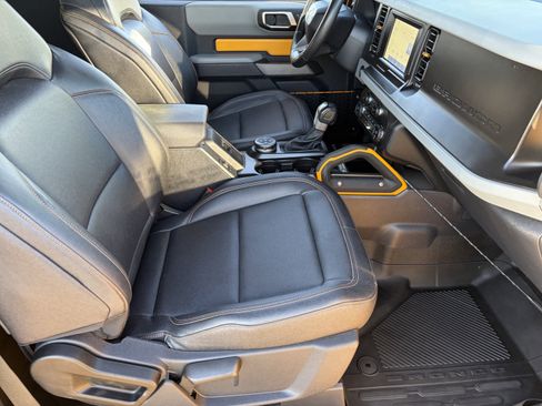 Used 2021 Ford Bronco Badlands image 11