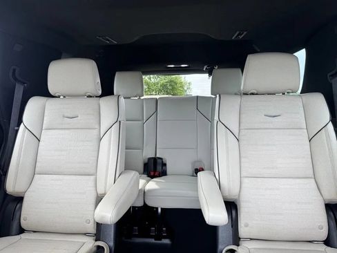 Used 2021 Cadillac Escalade Sport w/ LPO, Illumination Package AWD/4WD image 20