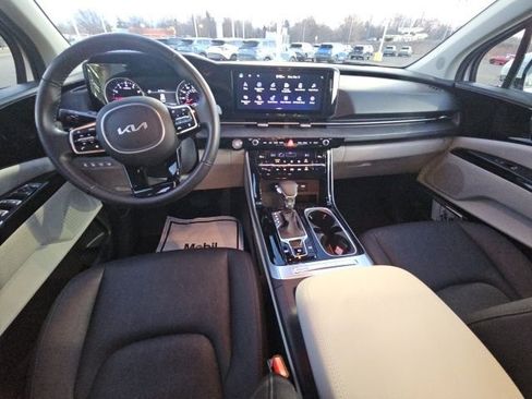 Used 2023 Kia Carnival EX image 37
