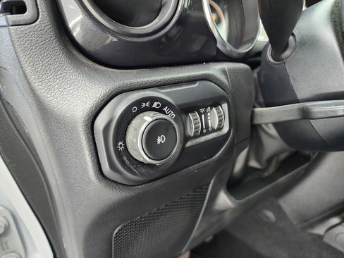 Used 2022 Jeep Wrangler Unlimited Sport image 36