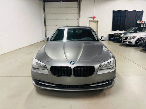 Used 2011 BMW 550i xDrive Sedan AWD/4WD image 3